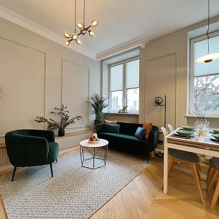 Apartament Wisniowy Dziedziniec Self Check-in פוזנן