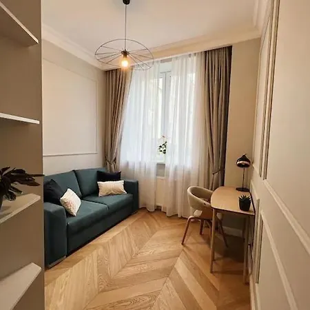 Apartament Wisniowy Dziedziniec Self Check-in * Poznan
