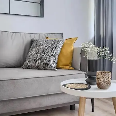 Apartamento Apartament Wisniowy Dziedziniec Self Check-in