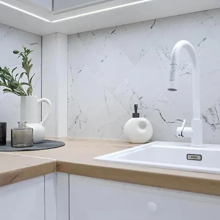 Apartament Wisniowy Dziedziniec Self Check-in Apartamento Poznan