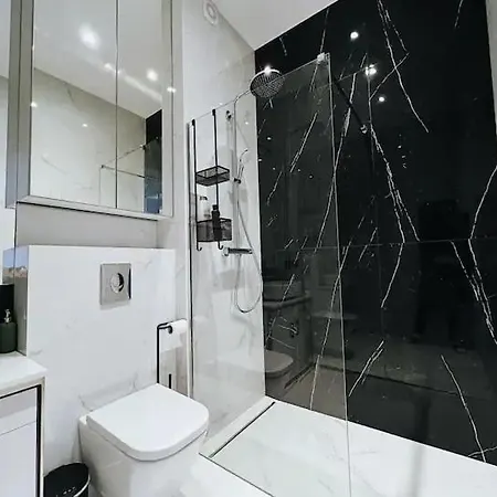 Apartament Wisniowy Dziedziniec Self Check-in Apartamento Poznan