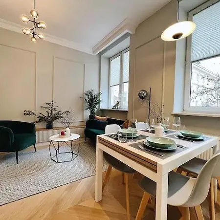 Apartamento Apartament Wisniowy Dziedziniec Self Check-in