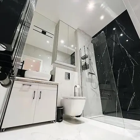 Apartament Wisniowy Dziedziniec Self Check-in Apartamento *