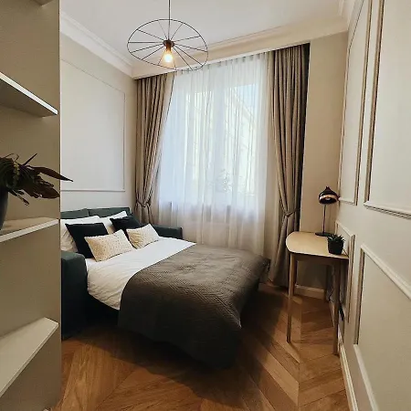 Apartament Wisniowy Dziedziniec Self Check-in Apartamento Poznan