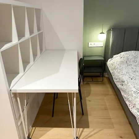Apartament Wisniowy Dziedziniec Self Check-in Poznan