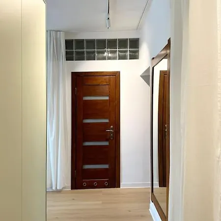Apartament Wisniowy Dziedziniec Self Check-in Apartamento *