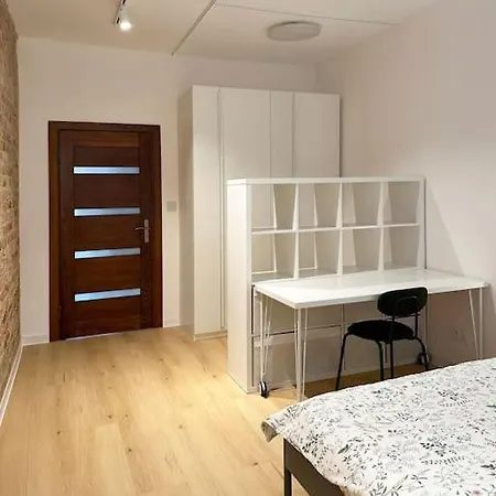 Apartament Wisniowy Dziedziniec Self Check-in